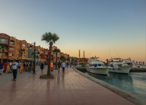 Hurghada bei Nacht - Private Stadtrundfahrt